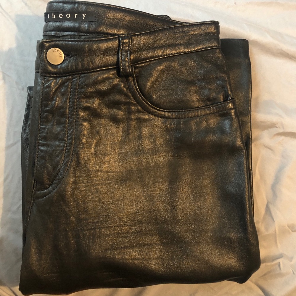 THEORY LEATHER PANTS💃🏾